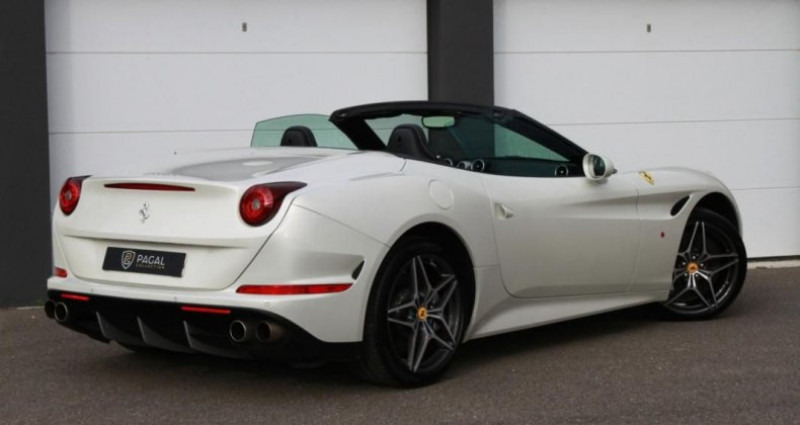 Ferrari California 560 CAB | CARNET ENTRETIEN COMPLET 2014 - photo n°5 Ferrari California 560 CAB | CARNET ENTRETIEN COMPLET  occasion à Sainte-Croix-en-Plaine - photo n°5